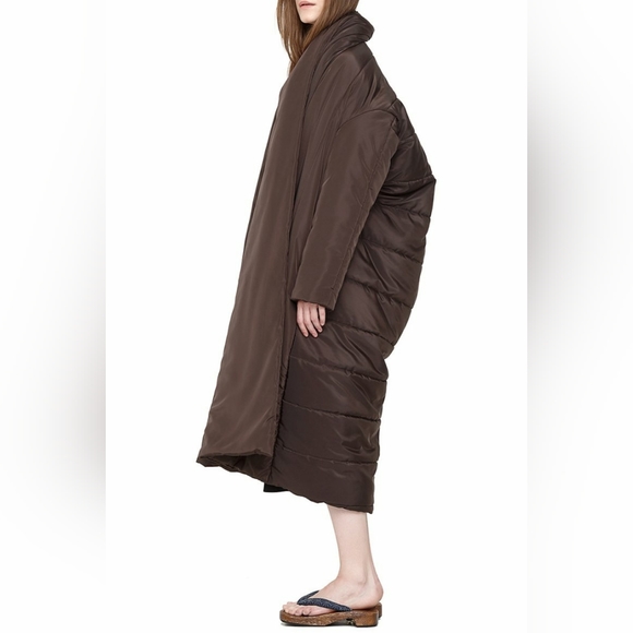 Cyrille Gassiline | Oversized Quilted Blanket-style Puffer Wrap Coat - Picture 12 of 16